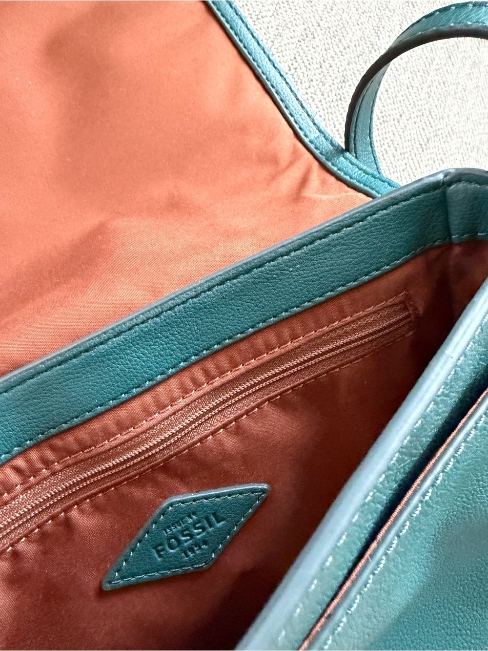 Fossil Dark Green Saddle Crossbody Bag with Gold Hardware - Picture 4 of 5